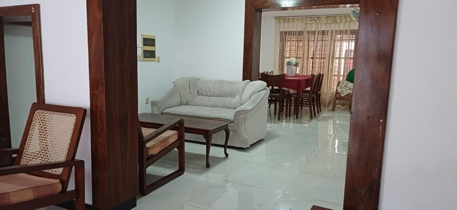 Villa Chenu Dehiwala-Mount Lavinia Exterior photo